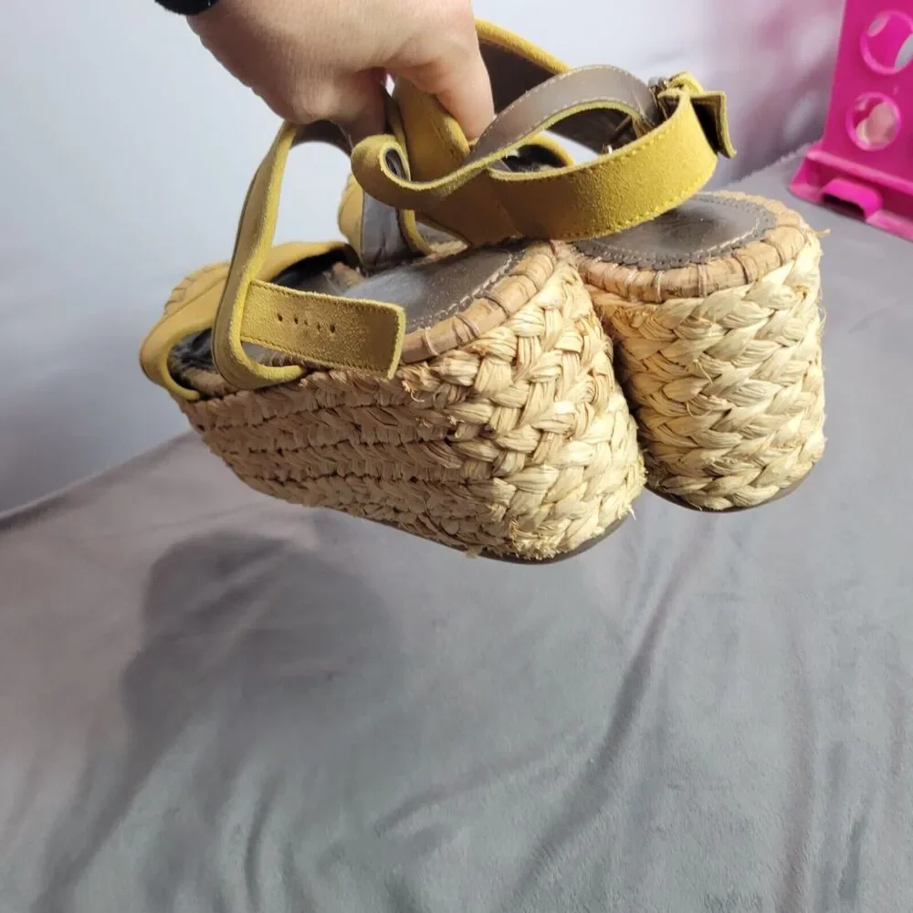 Naughty‎ Monkey Womens Espadrille Wedge Sandals Size 8.5 Yellow Suede & Raffia